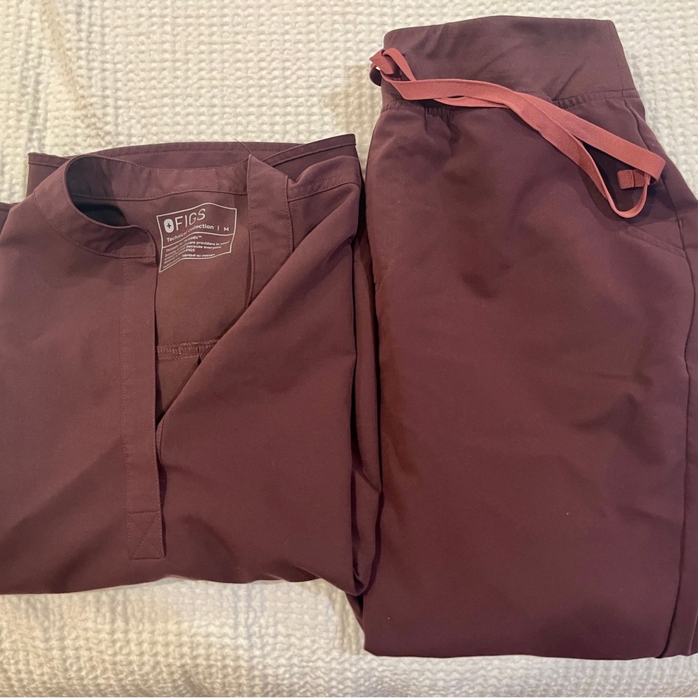 Figs Dark Brown scrub set - Picture 3 of 4